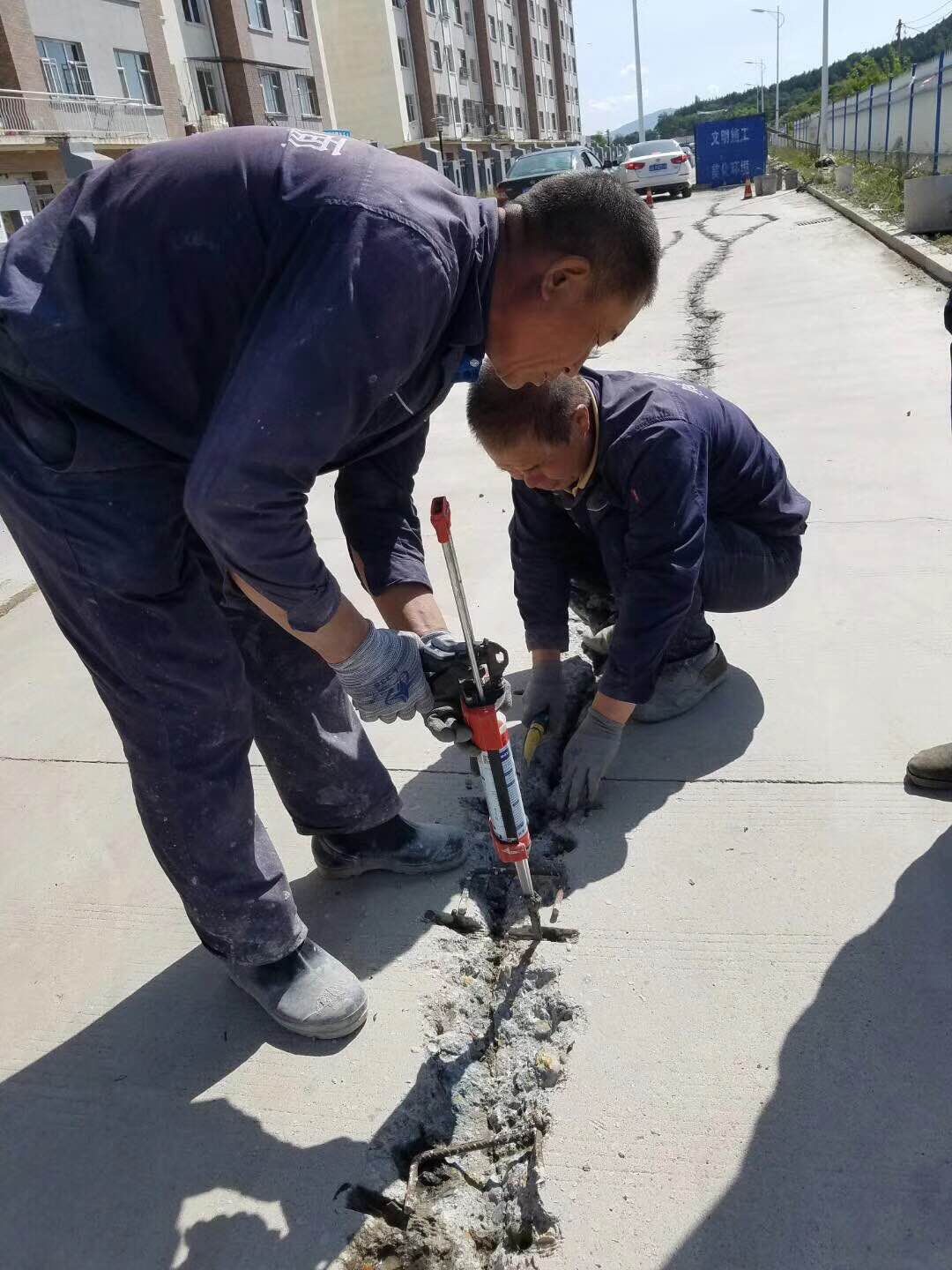 极悦植筋胶为您的工程保驾护航！