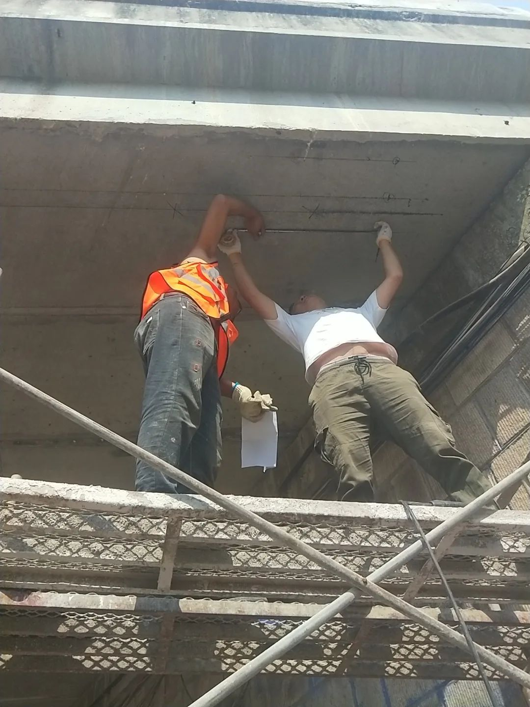 极悦预应力碳板锚具—G15高速东王戈桥加固