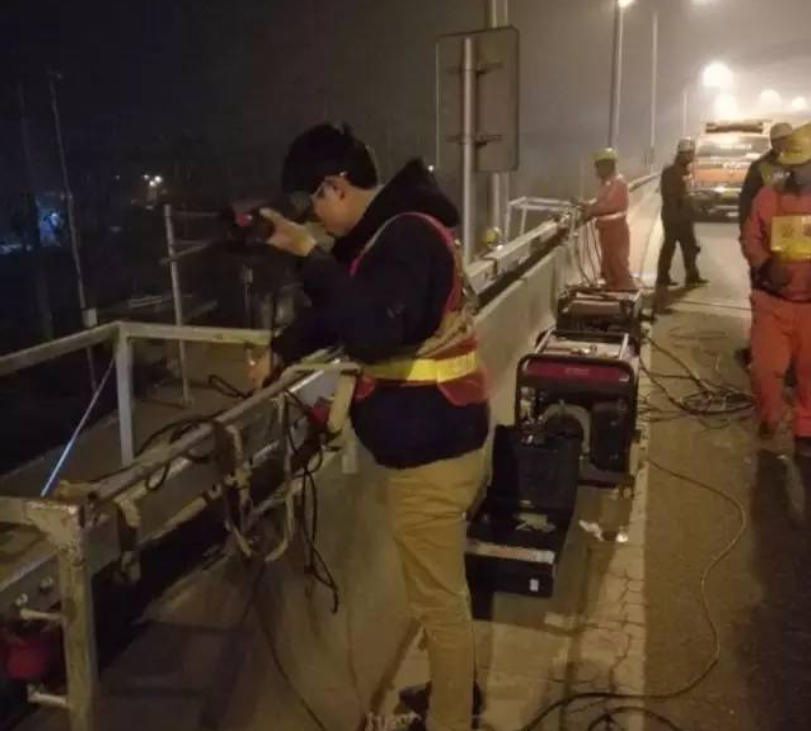凌晨3点，东莞极悦工程师现场技术指导中